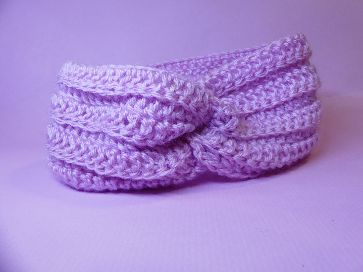 Bandeau cache-oreilles en crochet rose