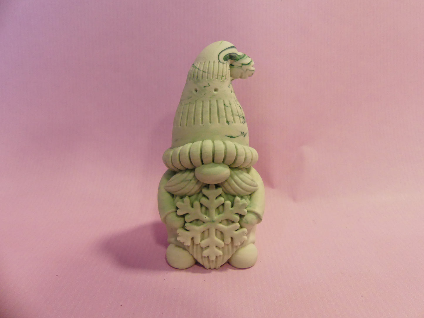 Gnome avec flocon de neige marbré vert