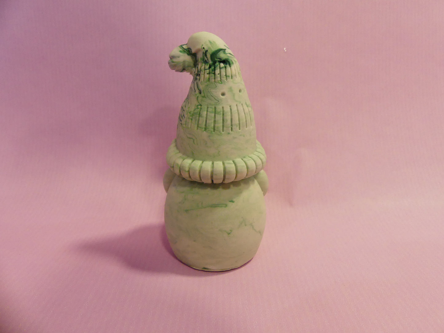 Gnome avec flocon de neige marbré vert